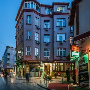 Yeni ** İstanbul
